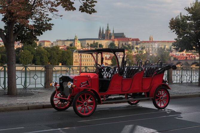 1 hour Old timer Convertible Prague Sightseeing Tour - Old-Timer convertible sightseeing: big landmarks, no wasted motion