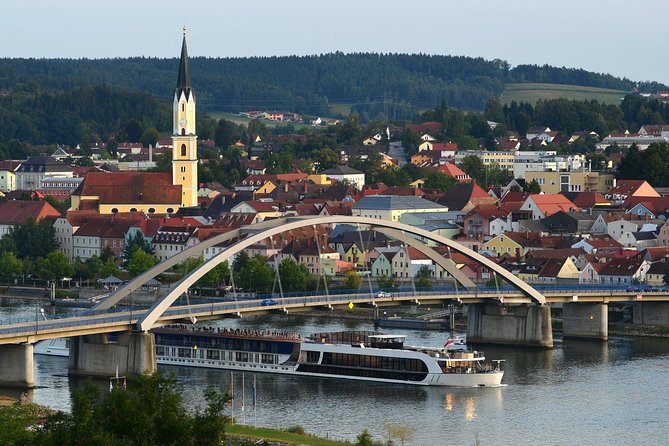 1-way Prague to Vilshofen private transfer - up to 7 passengers - Vehicle Choices: Car vs. Minivan and What to Confirm