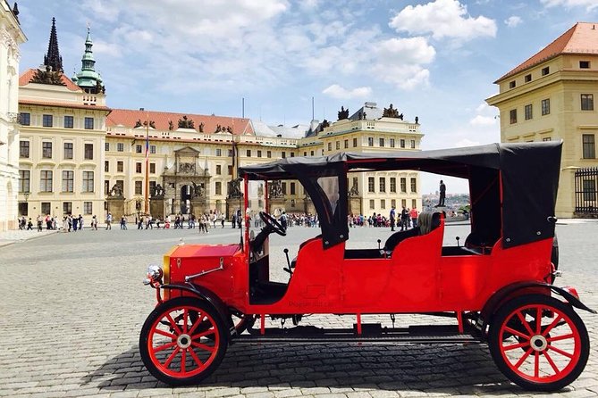 1,5 hour oldtimer convertible Prague sightseeing tour - Charles Bridge and Old Town lanes that make sense later