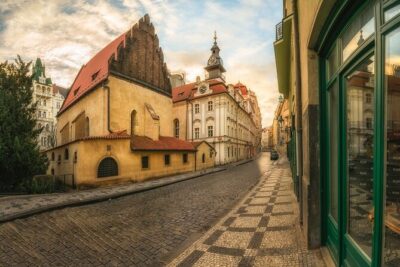 2-Hour Old Town and Jewish Quarter Tour in Prague - Staroměstské náměstí: the square that explains Old Town events