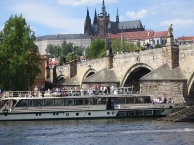 3-Hour Prague Castle & Interiors Tour - Meeting point and where the tour actually starts