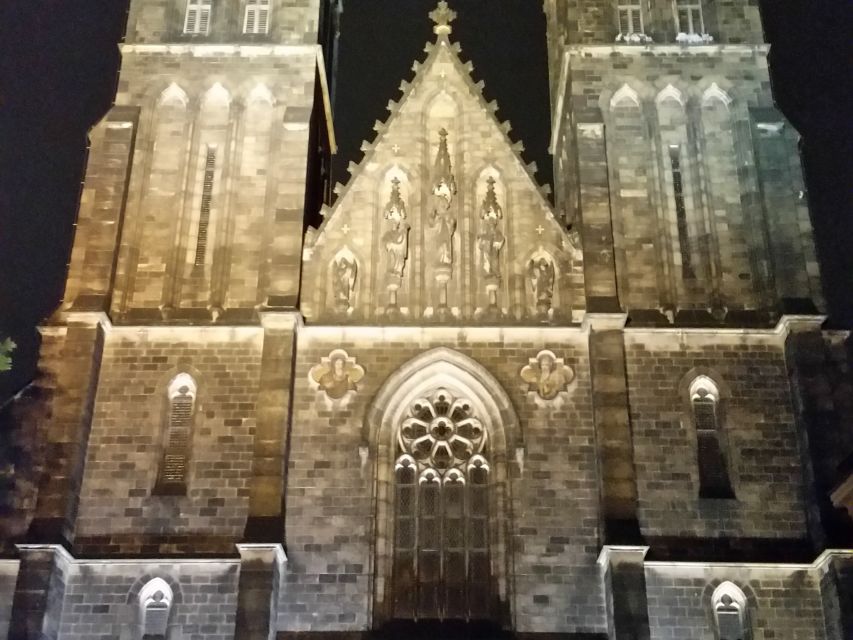 3-Hour Prague Castle & Interiors Tour - How the downhill walk shapes your finish near Charles Bridge