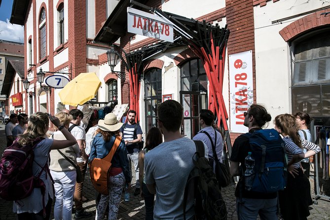 Alternative Prague Walking Tour - Guides, vibe, and why the small-group format helps