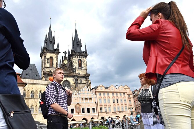 Best of Prague: Private City Walking Tour, Boat Cruise, and Typical Czech Lunch - Prague Castle and St. Vitus Cathedral: the royal centerpiece