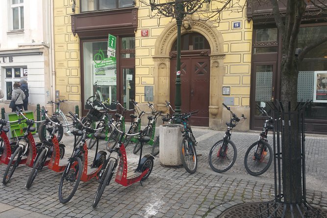 Best Prague Viewpoints: Guided E-Scooter Tour - Your Ride Setup: Helmets, Ponchos, and the Hugo Scooter Feel