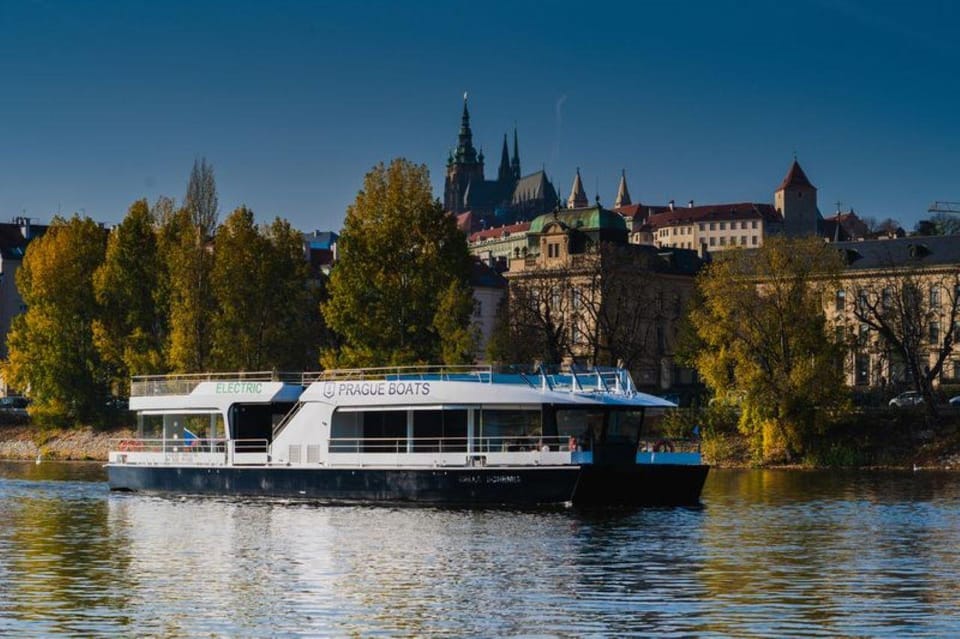 City Sightseeing Prague HOHO Bus, Castle Tour + River Cruise - Quick hit notes: what makes this combo work