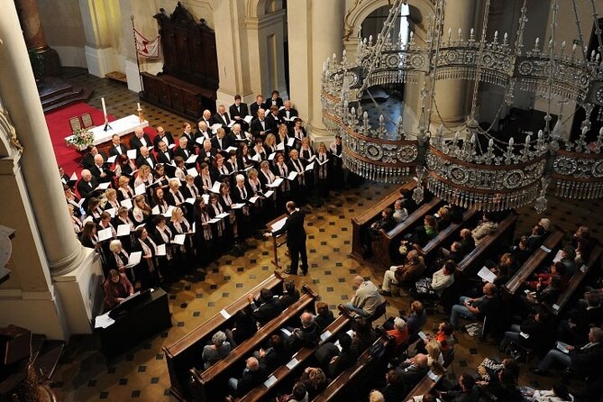 Classical Concert in St. Nicholas Church - St. Nicholas Church turns one-hour music into a real setting