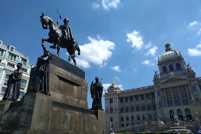 Communism and its fall Prague private tour - Stop 0: The meeting point for Czech intellectuals