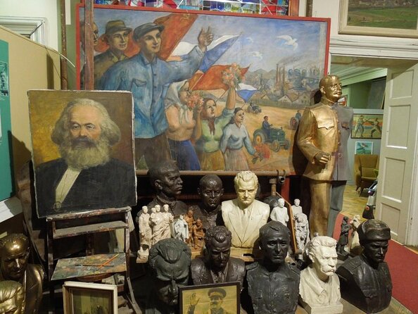 Communism and World War 2 Prague City Tour - Key Things You’ll Notice on This Prague Communism and WWII E-Bike Tour