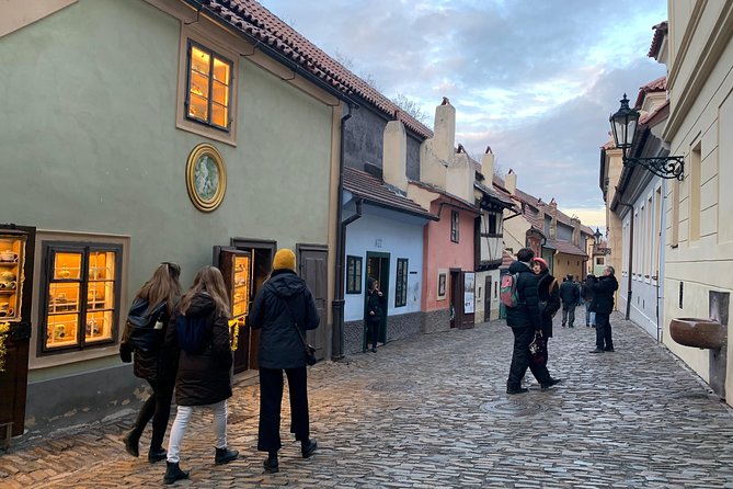 Complete Prague Castle Tour (Tickets to Interiors Included) - Stop 2: Old Royal Palace, Vladislav Hall, and Prague defenestration