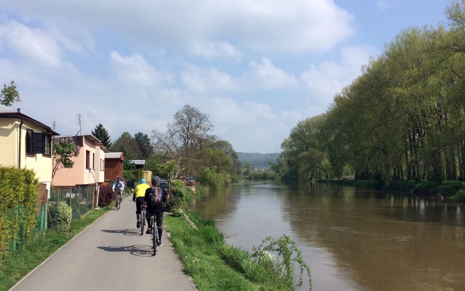 Coutryside bike tour to Karlstejn Castle. - Key highlights you’ll actually use