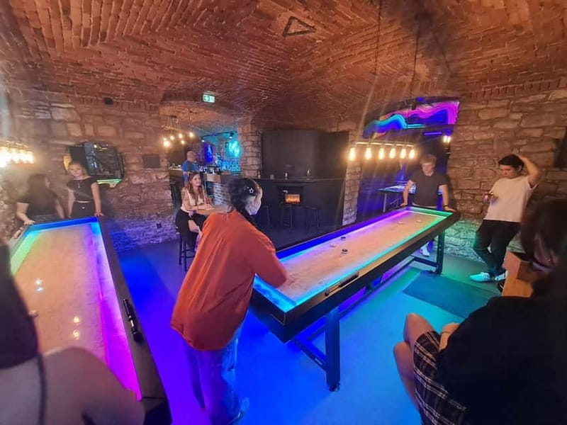 Crew Bar Prague: Open bar, ping pong or shuffleboard game - Entering Crew Bar Prague: Equipment, Setup, and English Help