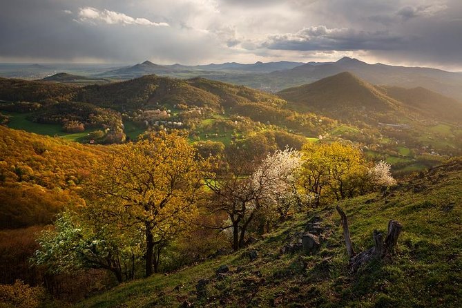 Czech garnet panning, scenic drive, farm & cheese, lunch & beer - Key highlights you’ll care about