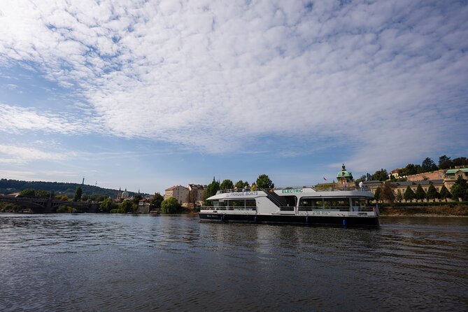Evening Eco Cruise With a Glass of Prosecco in Bohemia - Comfort and Seating: Upper Deck Views vs. Indoor Warmth