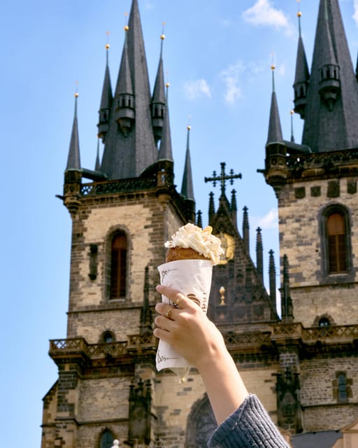Explore Prague with our chimney cake Prague trail! - Flavor strategy: how to choose without ruining the trail