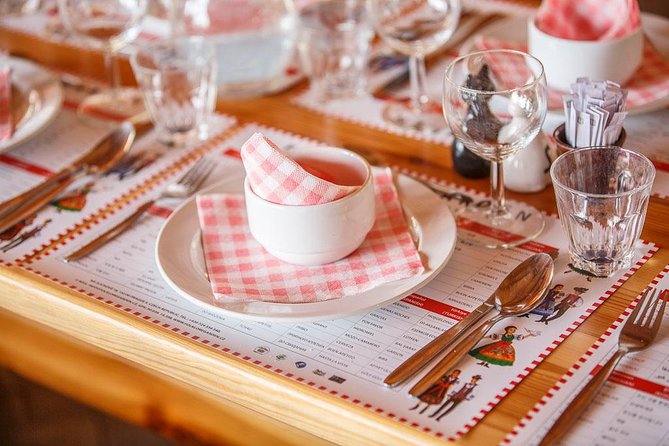 Folklore Evening with Music and Dinner - Stop in Prague: what the transfer actually does for you