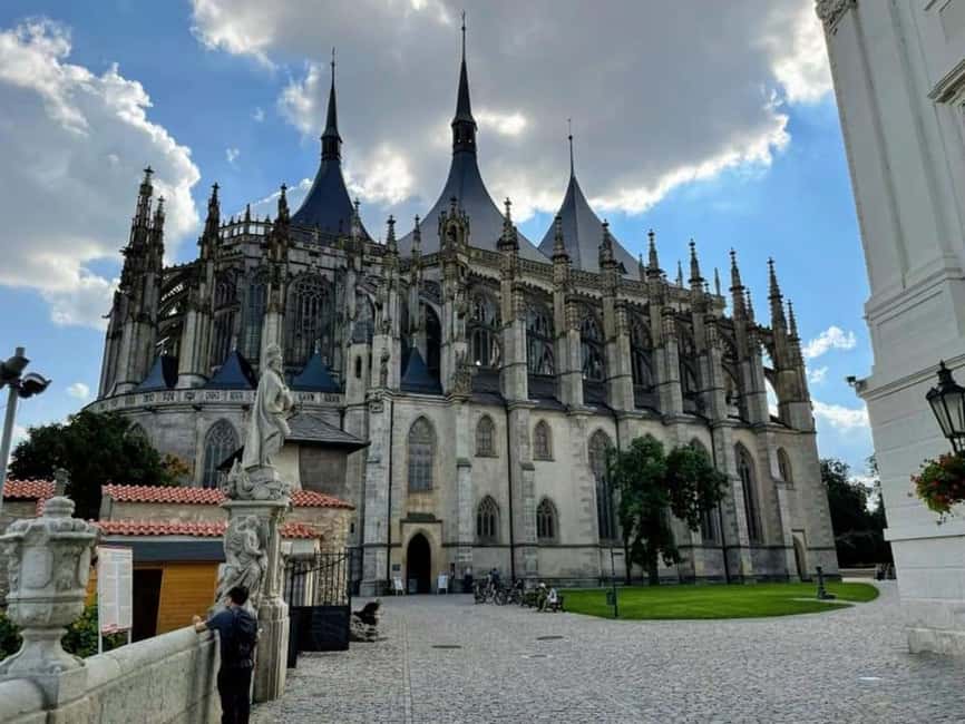 From Prague: Day Trip to Kutna Hora with Czech Lunch - Timing, pacing, and what to pack for a rain-or-shine 7 hours