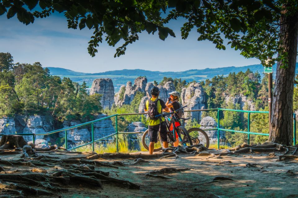 From Prague: E-Mountain Biking Trip to the Bohemian Paradise - Ridgeline double track above the valley: the highlight trail