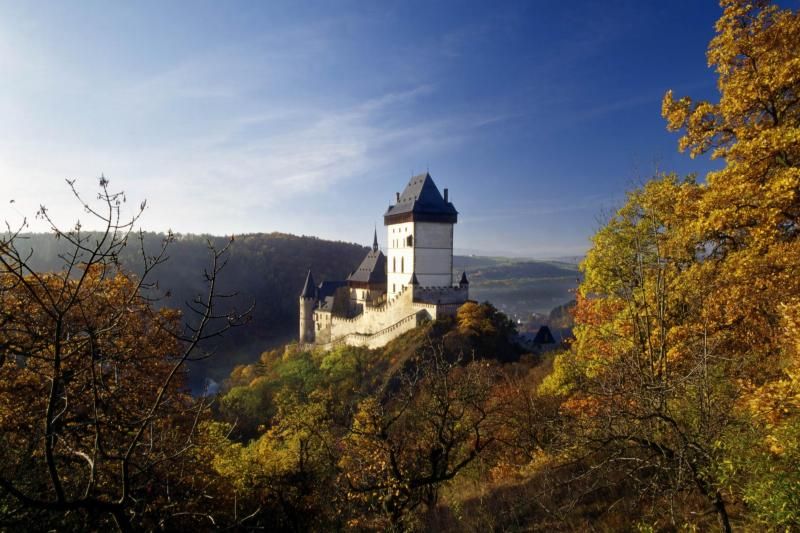 From Prague: Karlstejn Castle Skip-the-Line Ticket and Tour - Inside Karlštejn: the Great Tower and the castle’s fortified layout