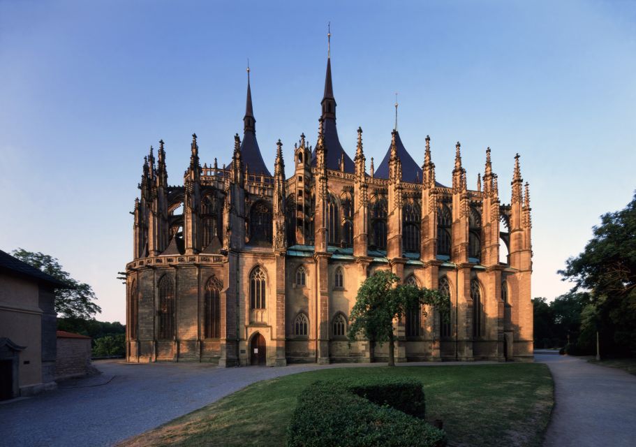 From Prague: Kutna Hora Walking Tour & St. Barbara Cathedral - St. Barbara Cathedral: late Gothic built by miners