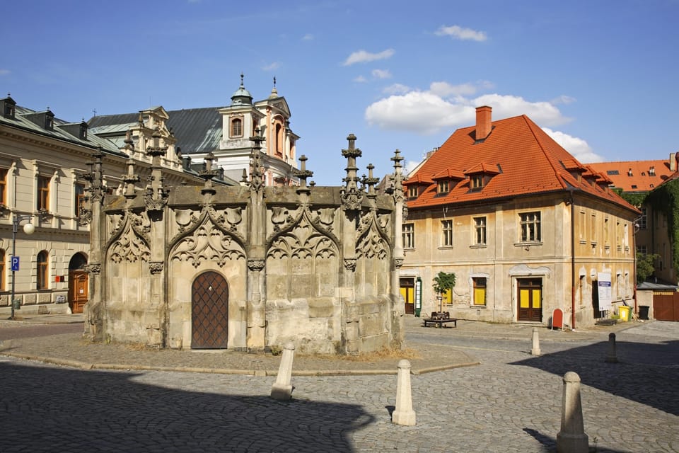 From Prague: Private Day Trip to Kutna Hora with Czech Lunch - The Scenic Drive from Prague: How to Use That Extra Hour
