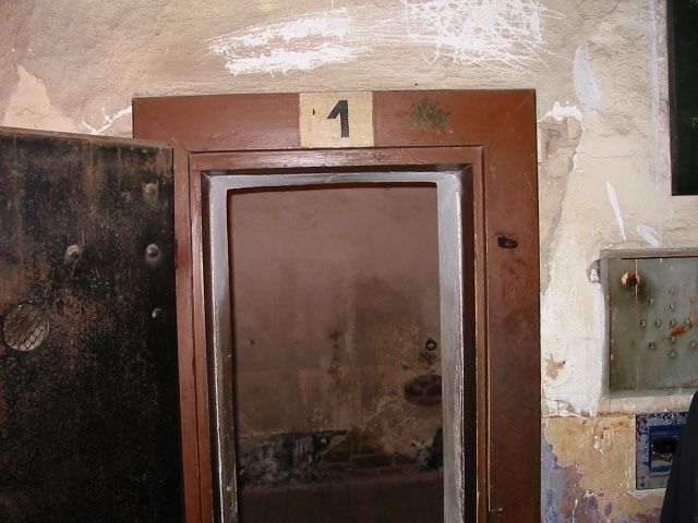 From Prague: Terezin Concentration Camp Private Tour - The Small Fortress: A Prison System Built to Break People