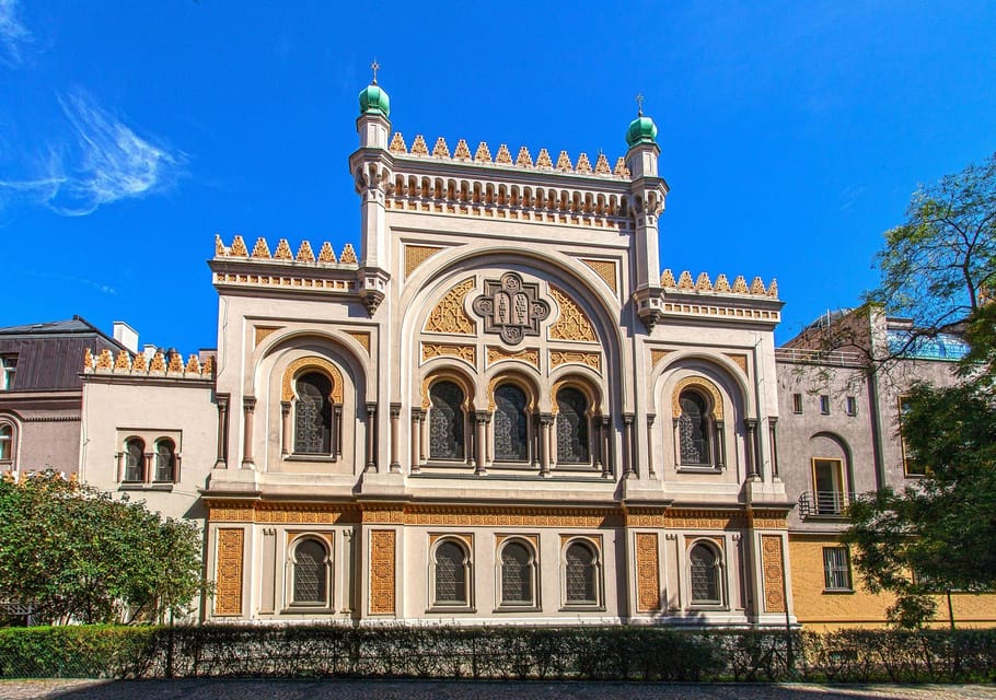 Go City Prague Pass - Top Attractions and Hop-On Hop-Off Bus - Pilsner Urquell Experience: multimedia fun and pouring your own beer