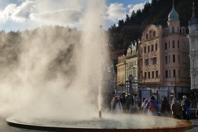 Karlovy Vary day trip from Prague with lunch - The 9-hour schedule: transport time, pacing, and what to expect