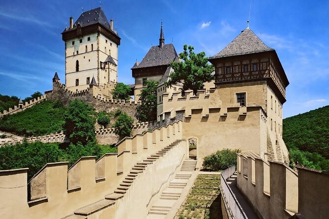 Karlstejn Castle in Vintage Convertible Car - Why a vintage convertible to Karlštejn is a smarter way to do Prague