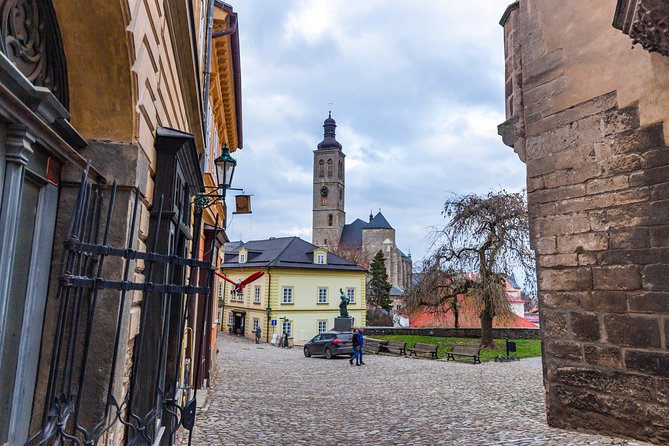Kutná Hora Medieval Town in Vintage Cabrio car - Prague to Kutná Hora by vintage cabrio: a day that starts with style