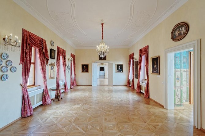 Lobkowicz Palace Museum Entrance Ticket in Prague - The panorama tour: why you should plan time for views
