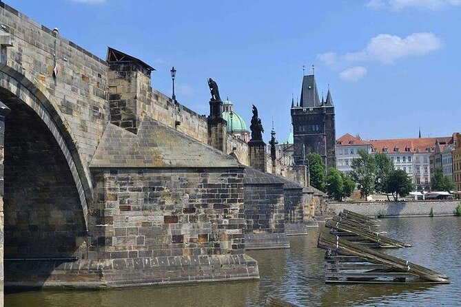One Hour Boat Tour on Vltava River - Bar Service and On-Deck Comfort: What the Cruise Feels Like