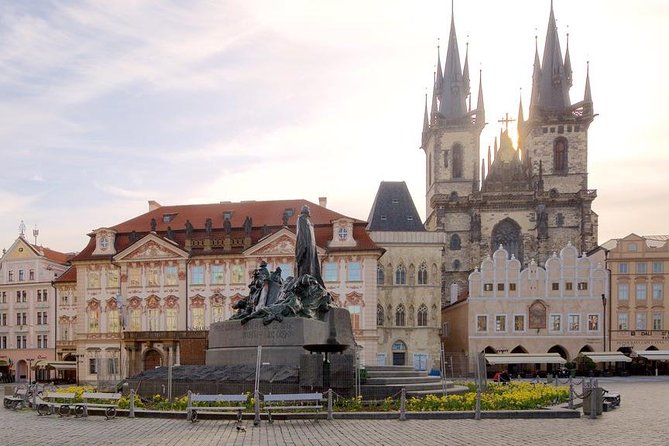 Pedestrian tour of Prague in Spanish - Key highlights to expect on this Spanish Prague walk