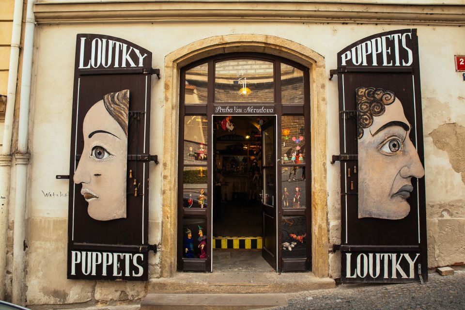 Prague: 1.5-Hour Private Kick-Start Tour with a Local - Old Town Square: Getting the Meaning Behind the Landmarks