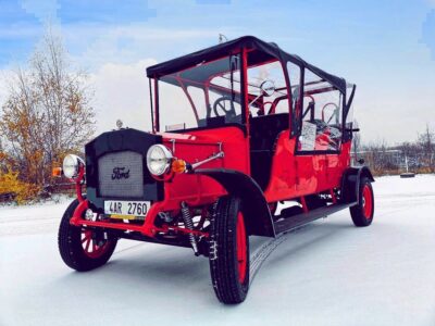 Prague: 1.5–Hour Vintage Car Tour - The route: Old Town romance, Prague Castle views, and famous facades