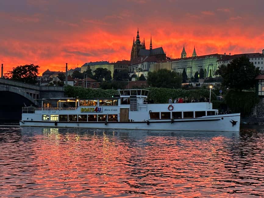 Prague: 1-hour Cruise with Audio Guide - Ticket value: why $19 can work well