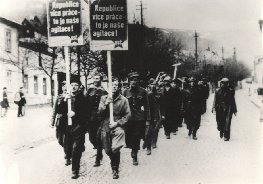 Prague: 2-Hour Back to Communism Walking Tour - Key things I’d plan for on this walk