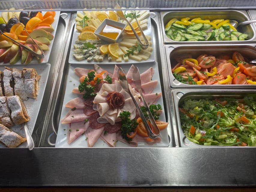 Prague: 2-Hour Historic Boat Cruise with Delicious Lunch - Key points to know before you go