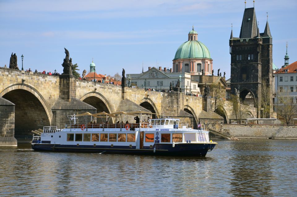 Prague: 2-Hour Lunch Cruise on the Vltava River - Key things to know before you go