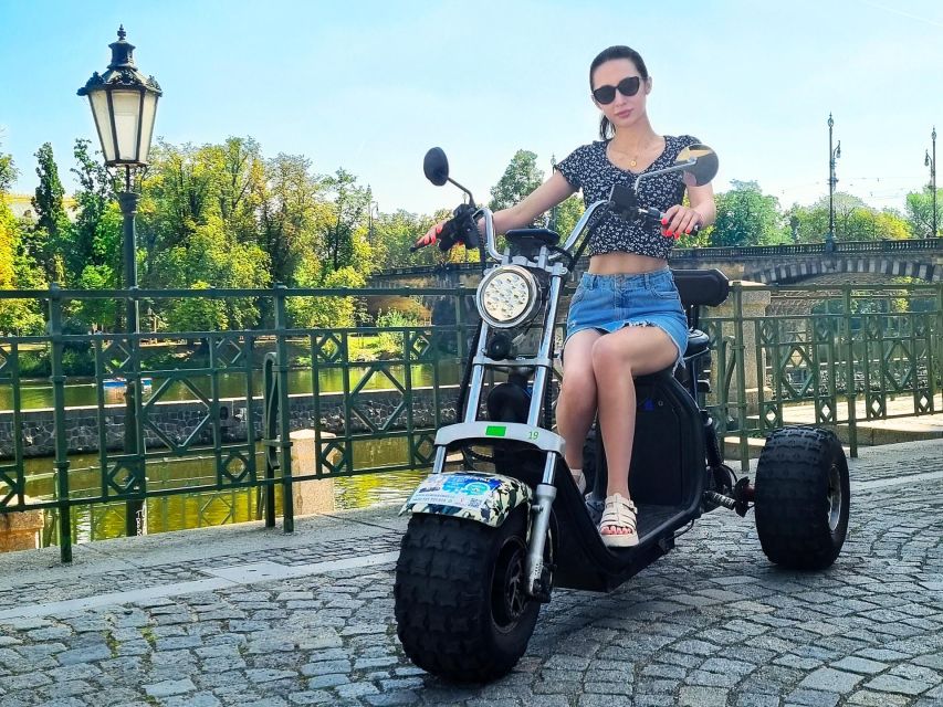 Prague: 2-Hour Trike Live Guided Tour of Old Town - Why a Prague trike tour beats walking for short time