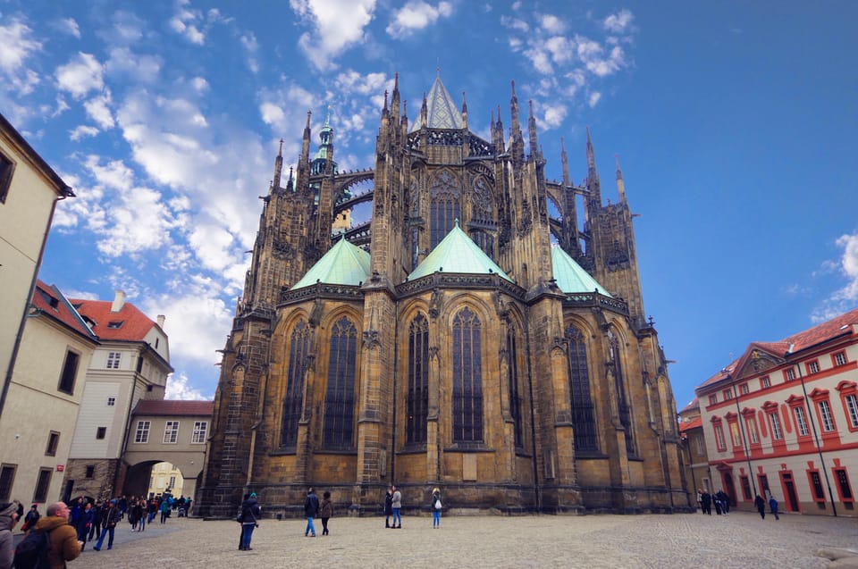 Prague: 2 hours city tour + 1 hour boat cruise - Prague Castle Complex Walk: St. Vitus, Royal Palace Areas, and Golden Lane