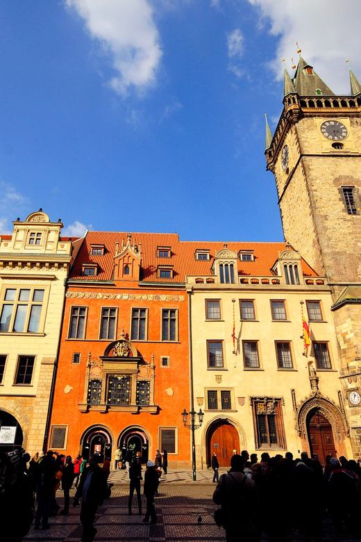 Prague: 2 hours city tour + 1 hour boat cruise - Lesser Town and Josefov Pass-Through: Seeing the City Layers