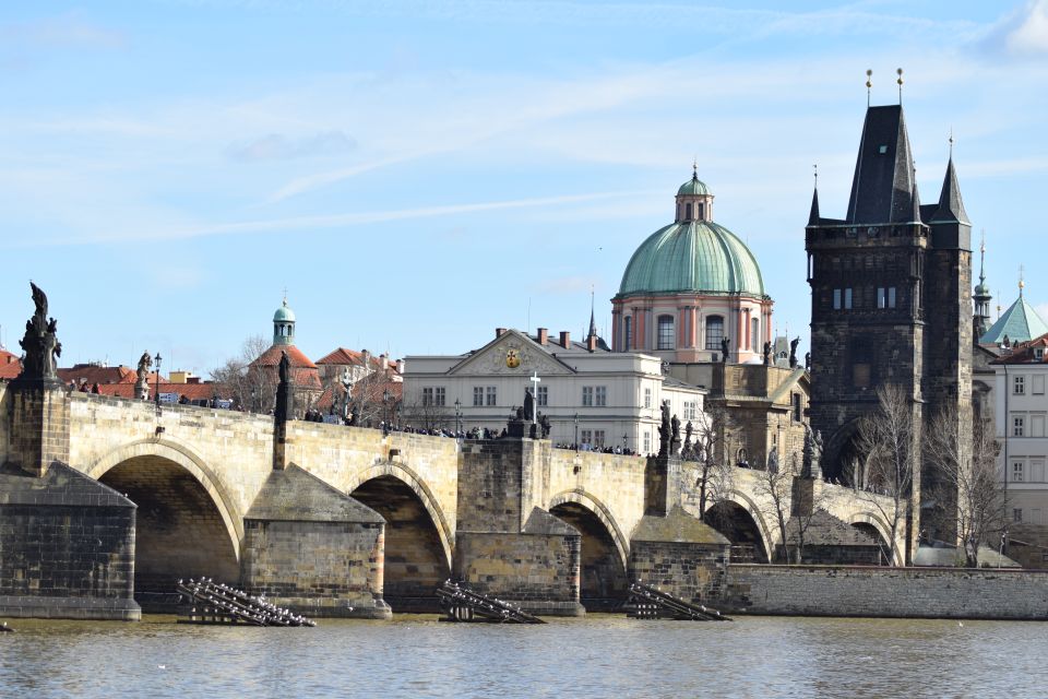 Prague: 3-hour Evening River Cruise with Dinner - Who should skip it (or adjust expectations)