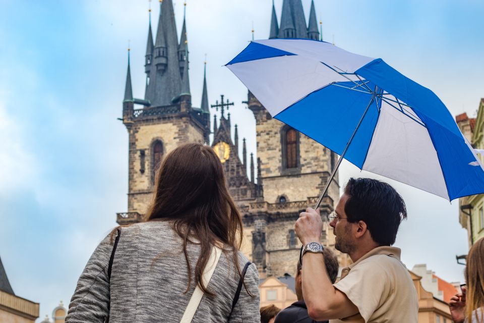 Prague: 3-Hour Walking Tour of Old Town & Prague Castle - Meeting at Get Prague Guide: start point and what to expect early