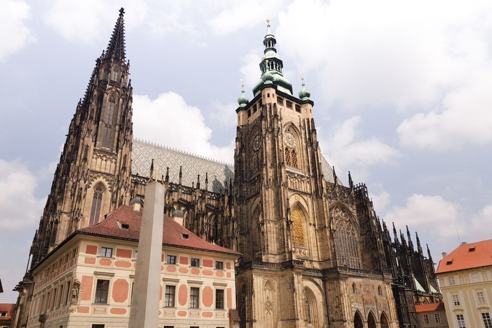 Prague: 6-Hour Tour with River Boat Cruise and Lunch - The 1-hour Vltava river cruise: the perspective shift that seals the day