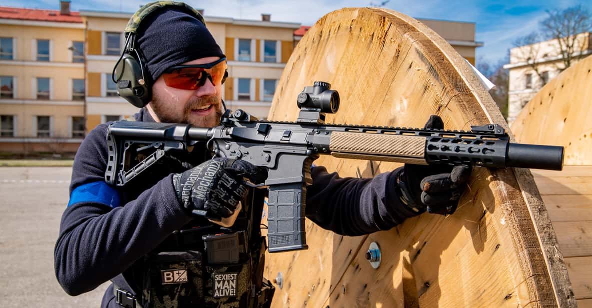 PRAGUE AIRSOFT SHOOTING GAMES - Getting to the range: private transport outdoors, self-arrival indoors