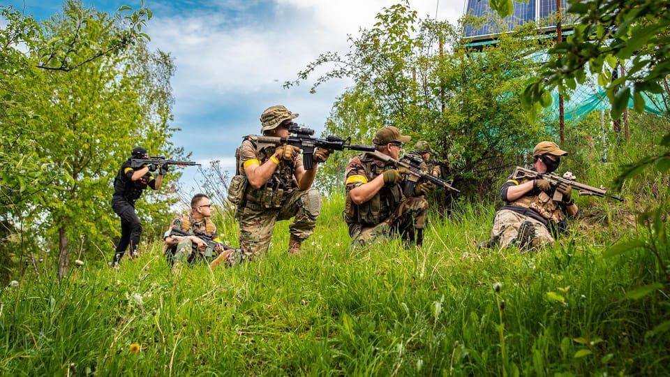 PRAGUE AIRSOFT SHOOTING GAMES - Safety training outdoors: extra time that helps everyone play better