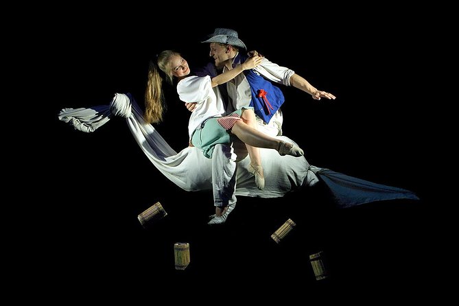 Prague 'Antologia' Black Light Show by Black Light Theatre Srnec - A note on drinks, snacks, and comfort