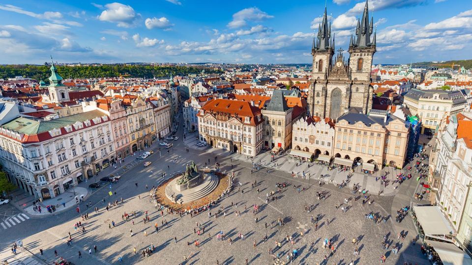 Prague Audioguide - TravelMate app for your smartphone - Old Town Square and Charles Bridge: Get Oriented Fast