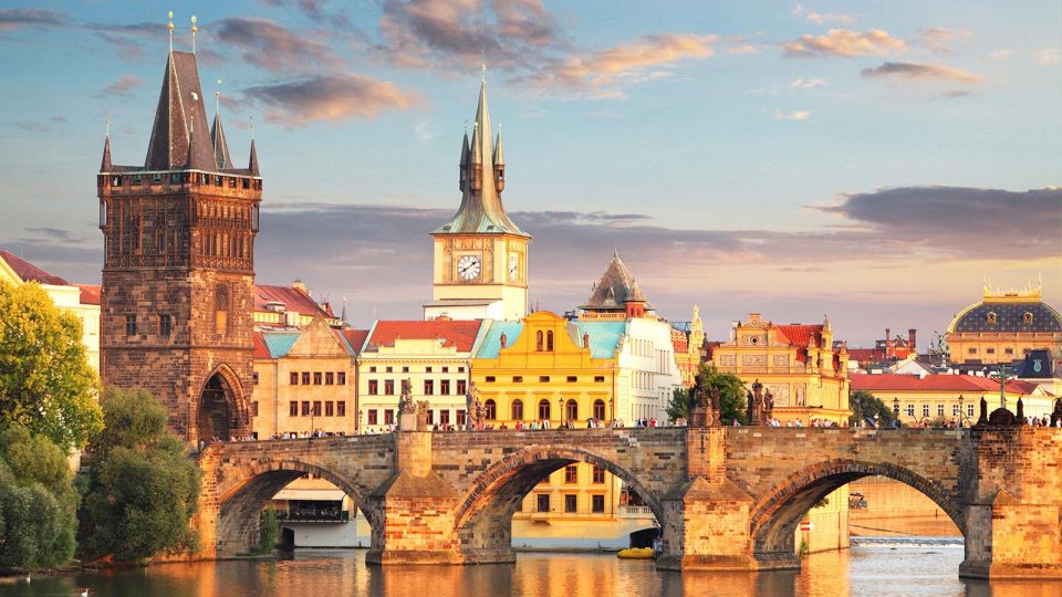 Prague Audioguide - TravelMate app for your smartphone - Dancing House and Municipal House: City Style Spotters Will Love This